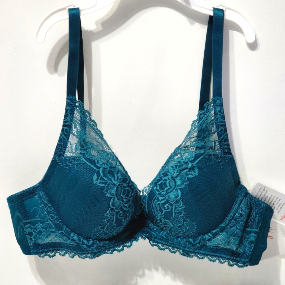 New Triumph bra Petites 34A